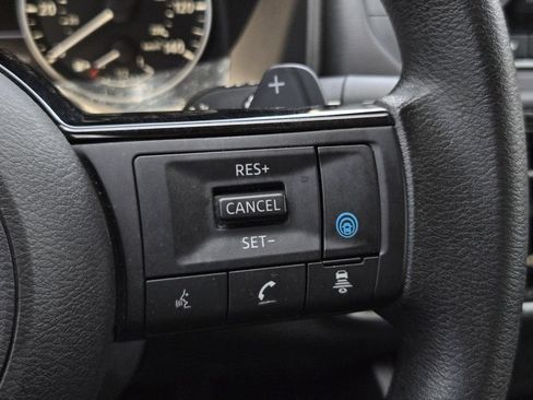 Used 2023 Nissan Rogue SV FWD image 25