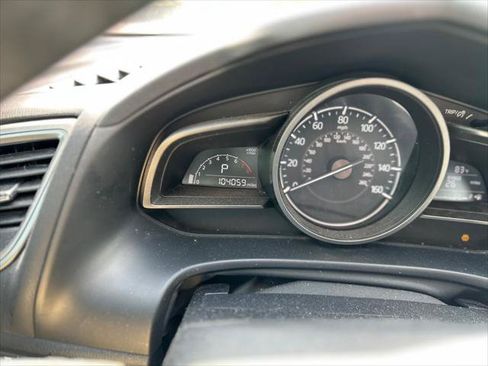 Used 2018 MAZDA MAZDA3 Touring FWD image 23