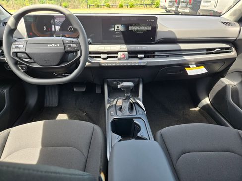 New 2026 Kia K4 LXS FWD image 10