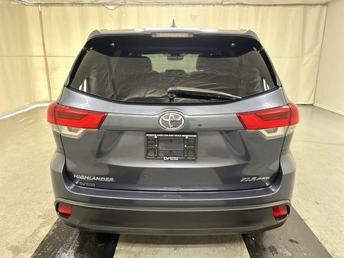 Used 2018 Toyota Highlander XLE AWD/4WD image 23