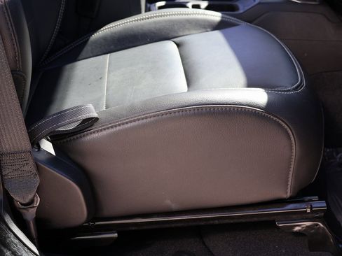 Used 2023 Jeep Wrangler Unlimited Sahara w/ Cold Weather Group image 10