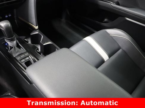 Used 2025 Toyota Camry SE image 17