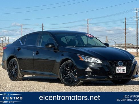 Used 2022 Nissan Altima 2.5 SR w/ Midnight Edition Package image 1