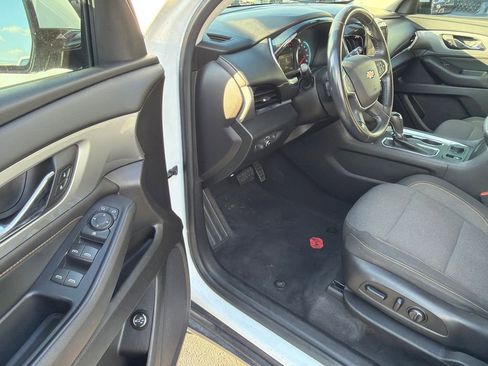 Used 2018 Chevrolet Traverse LT image 23