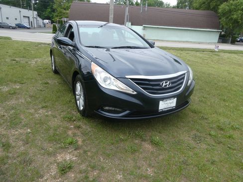 Used 2013 Hyundai Sonata GLS w/ Popular Equipment Pkg FWD image 3