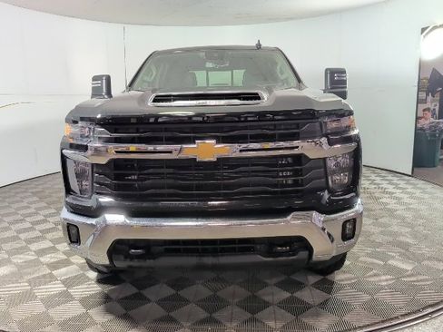 New 2026 Chevrolet Silverado 3500 LT image 2