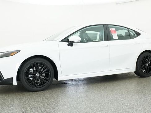 New 2026 Toyota Camry SE image 18