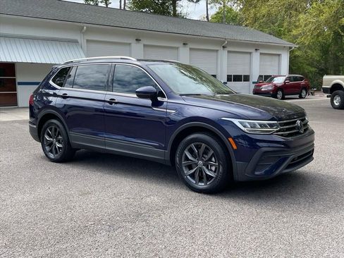 Used 2023 Volkswagen Tiguan SE image 1