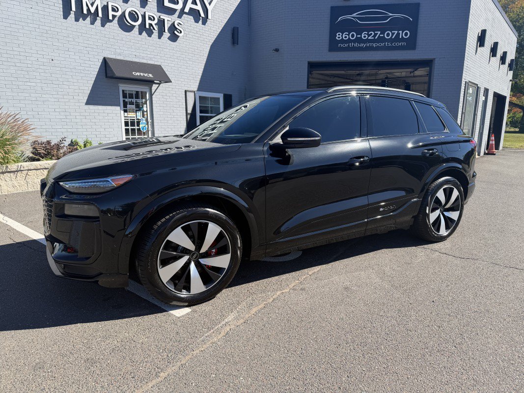 Used 2025 Audi SQ6 e-tron Premium Plus w/ Premium Plus AWD/4WD image 13