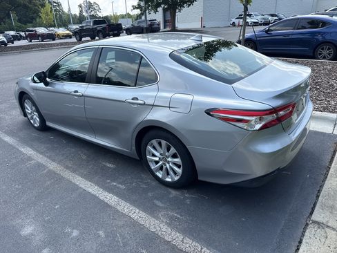 Used 2020 Toyota Camry LE FWD image 44