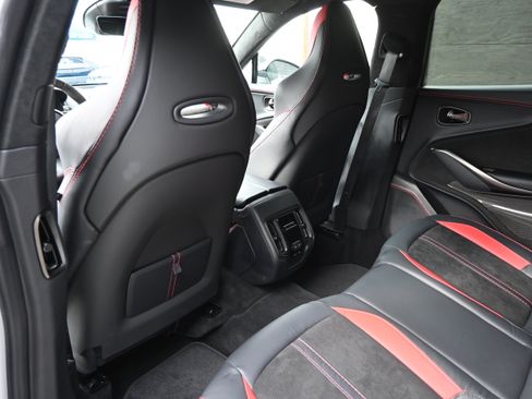 Used 2022 Aston Martin DBX AWD/4WD image 40