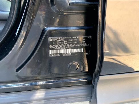 Used 2015 Toyota RAV4 LE FWD image 34