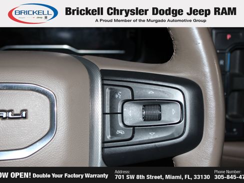 Used 2022 GMC Yukon Denali AWD/4WD image 32