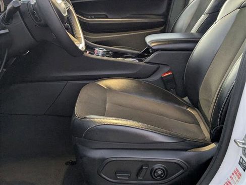 Used 2023 Jeep Grand Cherokee L Altitude image 16