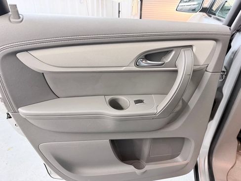 Used 2014 Chevrolet Traverse LT w/ All-Star Edition FWD image 28