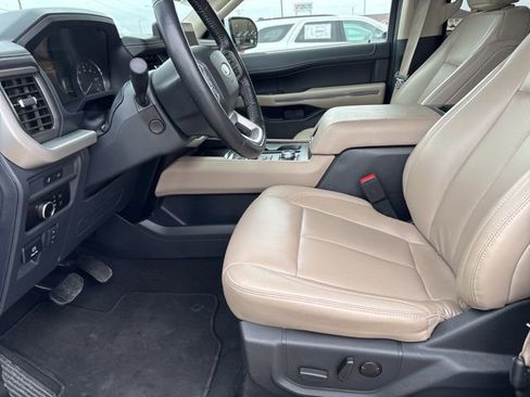 Used 2024 Ford Expedition Max XLT image 13