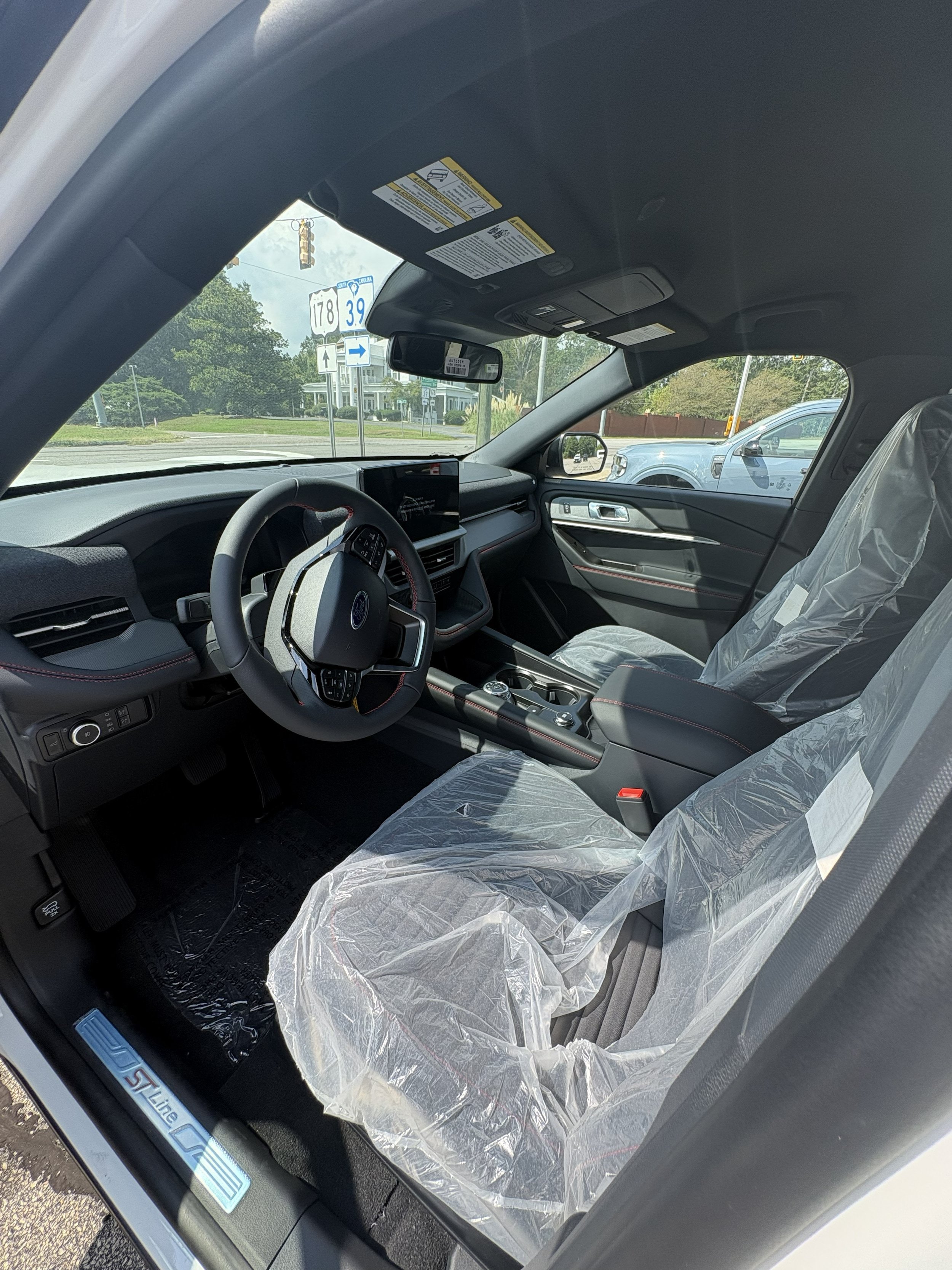 New 2026 Ford Explorer ST-Line w/ ST-Line Street Pack RWD image 11