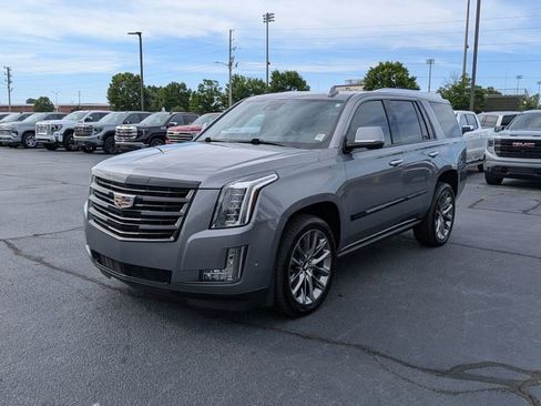 Used 2020 Cadillac Escalade Platinum w/ Escalade Sport Edition AWD/4WD image 7