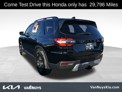 Used 2024 Honda Pilot TrailSport image 5
