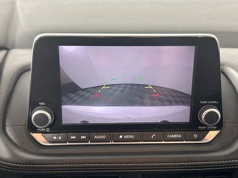 Used 2025 Nissan Rogue SV AWD/4WD image 12