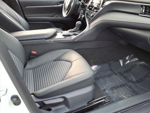 Certified 2023 Toyota Camry SE image 9