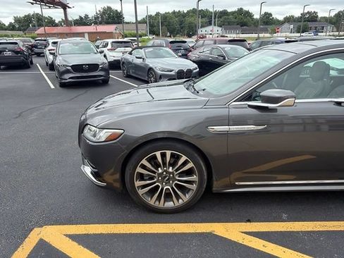 Used 2017 Lincoln Continental Reserve AWD/4WD image 8