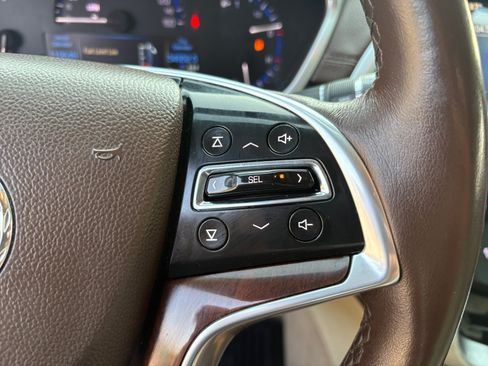 Used 2014 Cadillac SRX Luxury w/ Driver Awareness Package FWD image 16