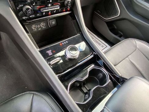 Used 2022 Jeep Grand Cherokee L Limited image 16