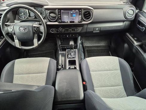 Used 2020 Toyota Tacoma TRD Off-Road w/ Technology Package AWD/4WD image 15