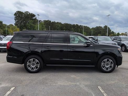 Used 2025 Ford Expedition Max Active AWD/4WD image 3