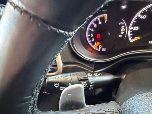 Used 2015 Jeep Grand Cherokee Laredo w/ Quick Order Package 23E image 12