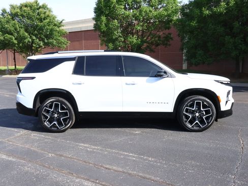 New 2026 Chevrolet Traverse High Country w/ LPO, Floor Liner Package AWD/4WD image 37