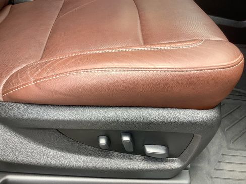 Used 2020 Chevrolet Tahoe Premier w/ Premier Plus Edition RWD image 33
