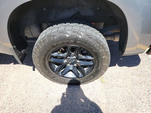 Used 2021 Chevrolet Silverado 1500 LT Trail Boss w/ Convenience Package II AWD/4WD image 9