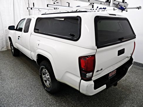 Used 2020 Toyota Tacoma SR image 4
