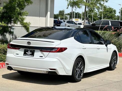 Used 2025 Toyota Camry XSE FWD image 4