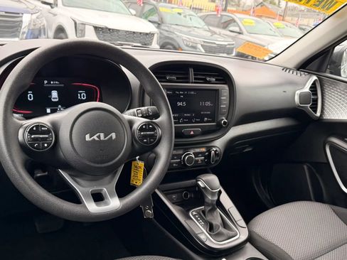 Used 2025 Kia Soul LX w/ LX Technology Package image 17
