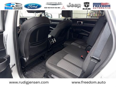 Used 2021 Kia Sorento LX image 12