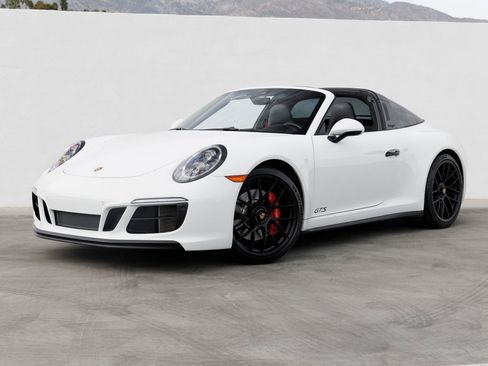Certified 2019 Porsche 911 Targa 4 GTS image 1