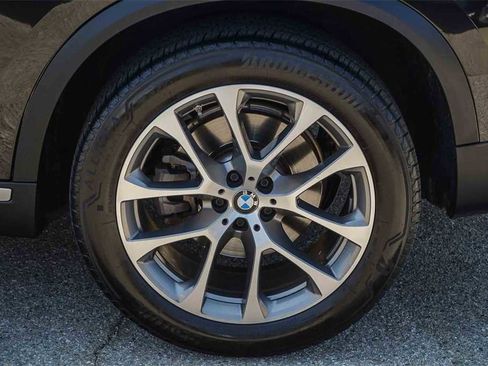 Used 2022 BMW X5 sDrive40i w/ Parking Assistance Package image 11