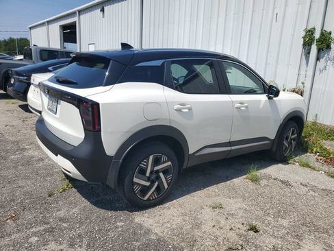 Used 2026 Nissan Kicks SV FWD image 4