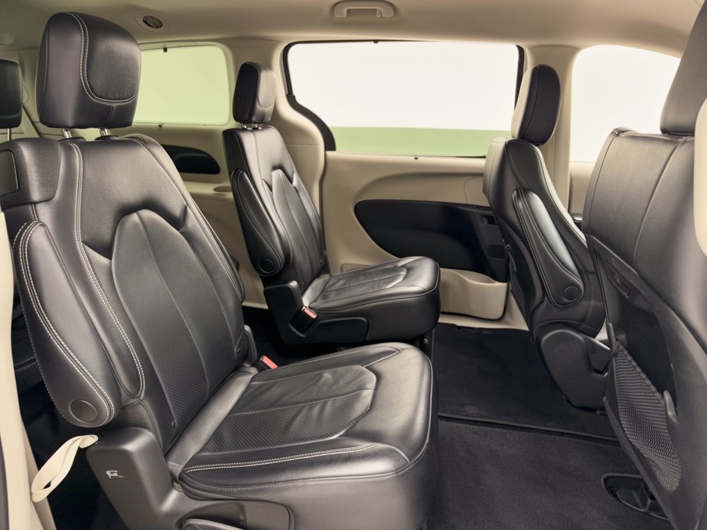 Used 2022 Chrysler Pacifica Touring-L FWD image 29