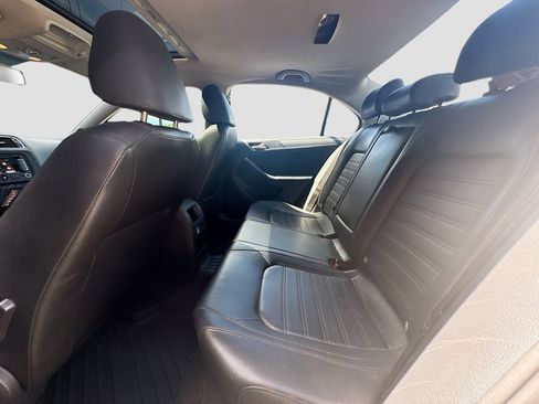 Used 2013 Volkswagen Jetta SEL FWD image 21