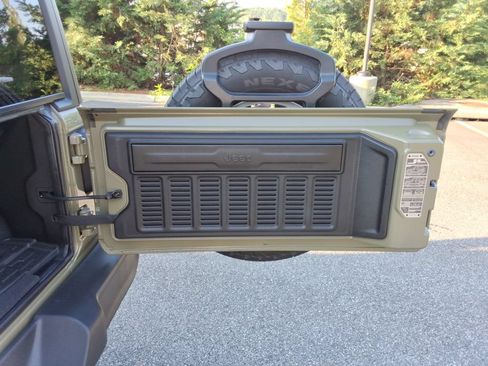 Used 2025 Jeep Wrangler Unlimited Sport AWD/4WD image 19