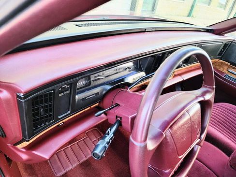 Used 1995 Buick Le Sabre Custom image 16