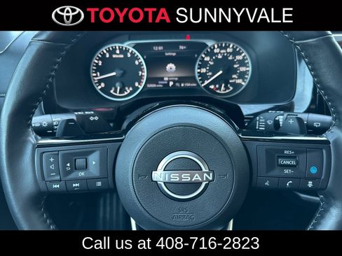 Used 2025 Nissan Pathfinder SL FWD image 29