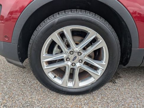 Used 2017 Ford Explorer Limited w/ Equipment Group 301A FWD image 12