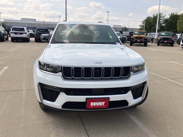 New 2026 Jeep Grand Cherokee Limited w/ Luxury Tech Group II AWD/4WD image 2