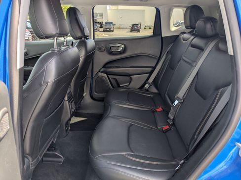 Used 2018 Jeep Compass Latitude w/ Popular Equipment Group AWD/4WD image 29