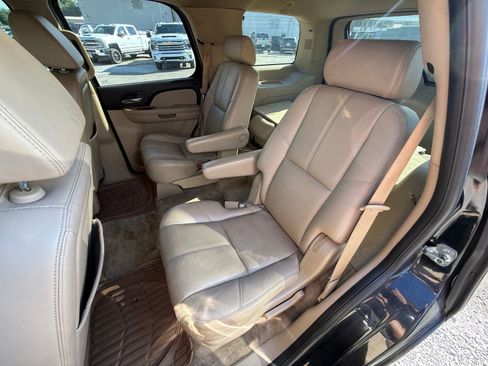 Used 2008 Chevrolet Tahoe LTZ w/ LTZ Preferred Equipment Group AWD/4WD image 12